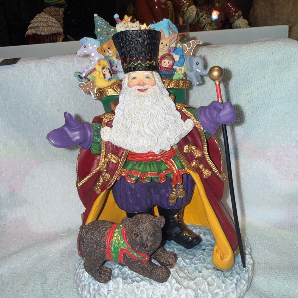 Lenox Santa Figurine with Animals - Multicolor
